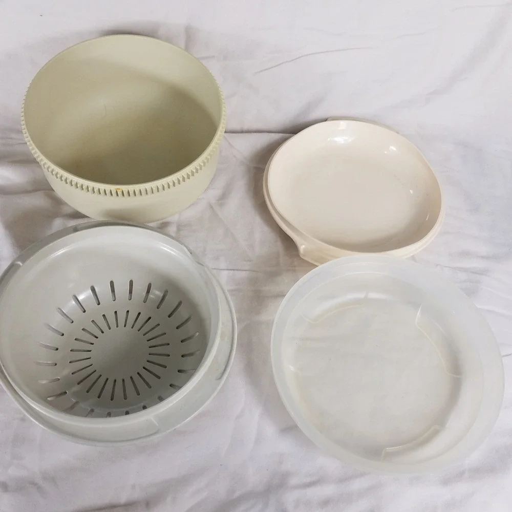 Tupperware Multi-Cooker Steamer Set 2Qt Almond Vintage Good 4-Piece Stackable